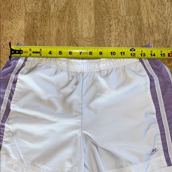 Nike Vintage Shorts - Picture 8 of 10